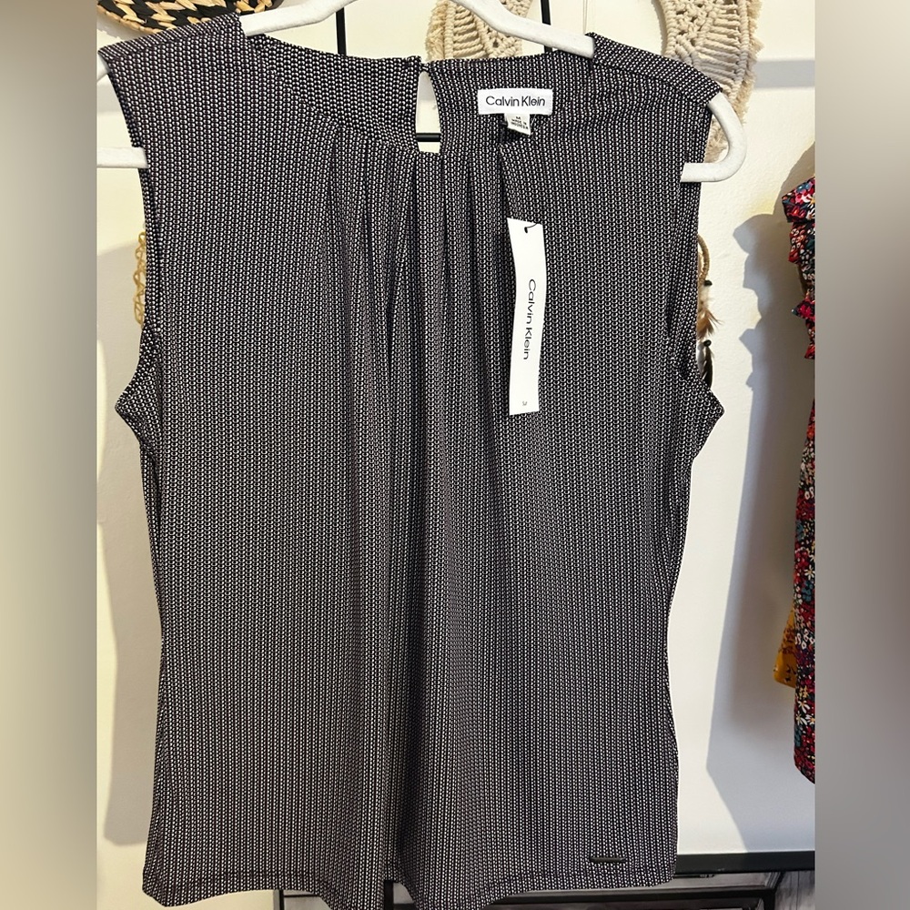 Calvin Klein Black and White Patterned Sleeveless Blouse